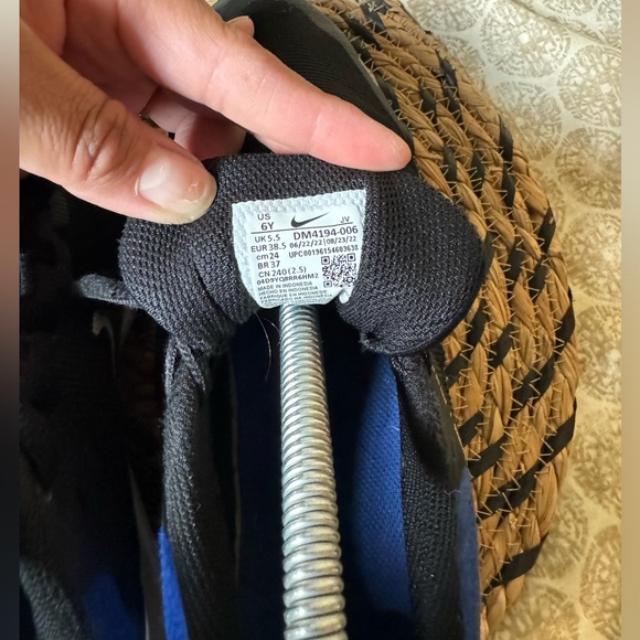 BOYS' NIKE BIG KID DOWNSHIFTER 12 RUNNING SHOES - Picture 9 of 11